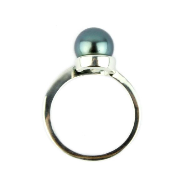 Anillo de plata con perla negra de Tahití, vista frontal